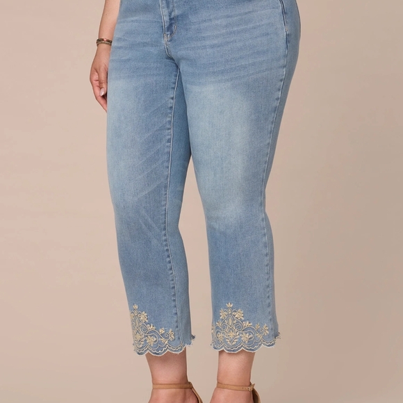 Democracy Cropped Embroidery Jeans Scallop Hem Size 24W - Picture 3 of 16
